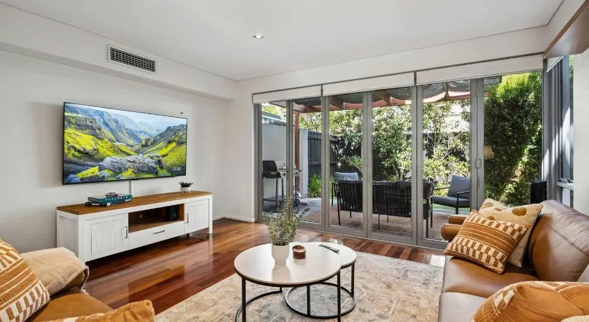 Two Waters House - Walk to Leighton Beach, Free Parking - Image 1