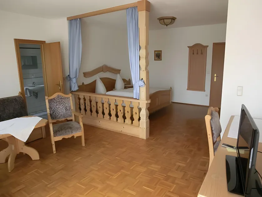 Hotel-Restaurant Kreuzhuber - Image 1