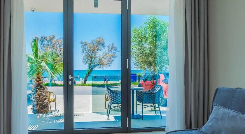 Maresole Beachfront Residence - Image 1