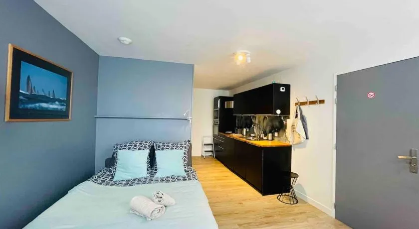 Studio moderne rénové - Image 1