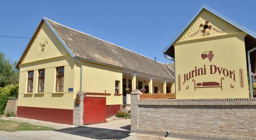 Guest house Jurini Dvori - Image 1