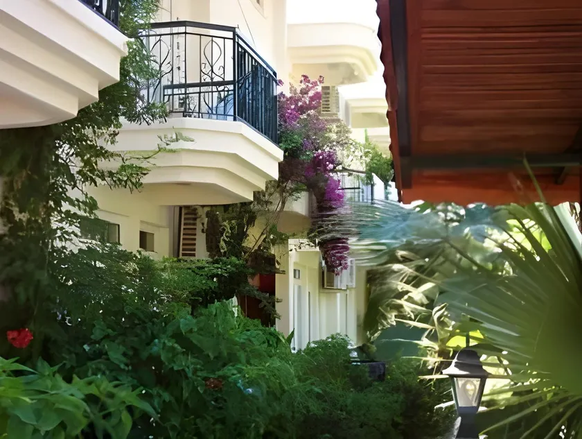 Canada Hotel & Bungalows - Image 1