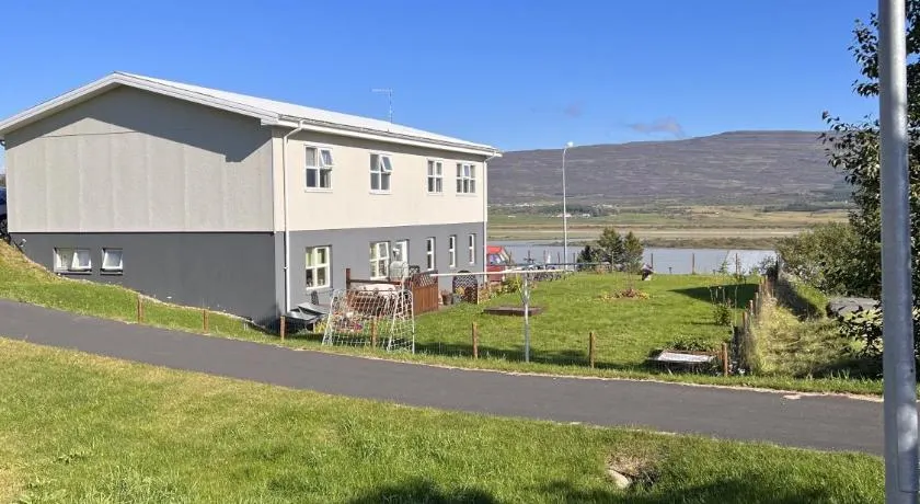 Lakeside Apartments - A - Image 1