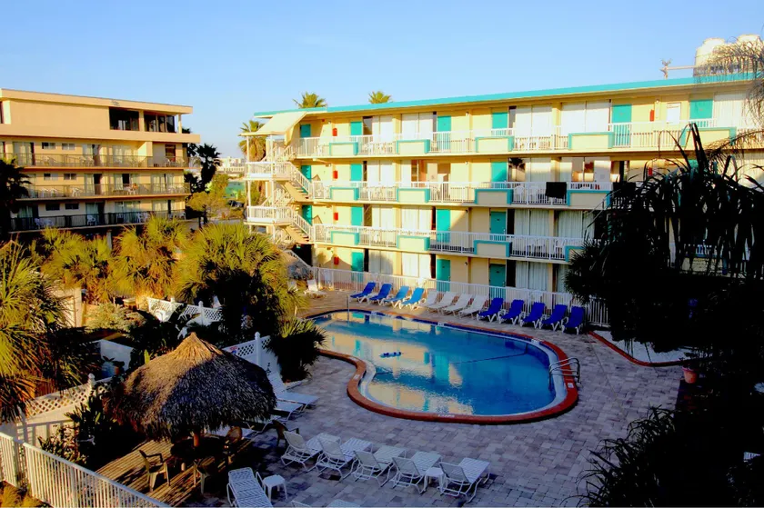 Seaside Inn & Suites - Image 1