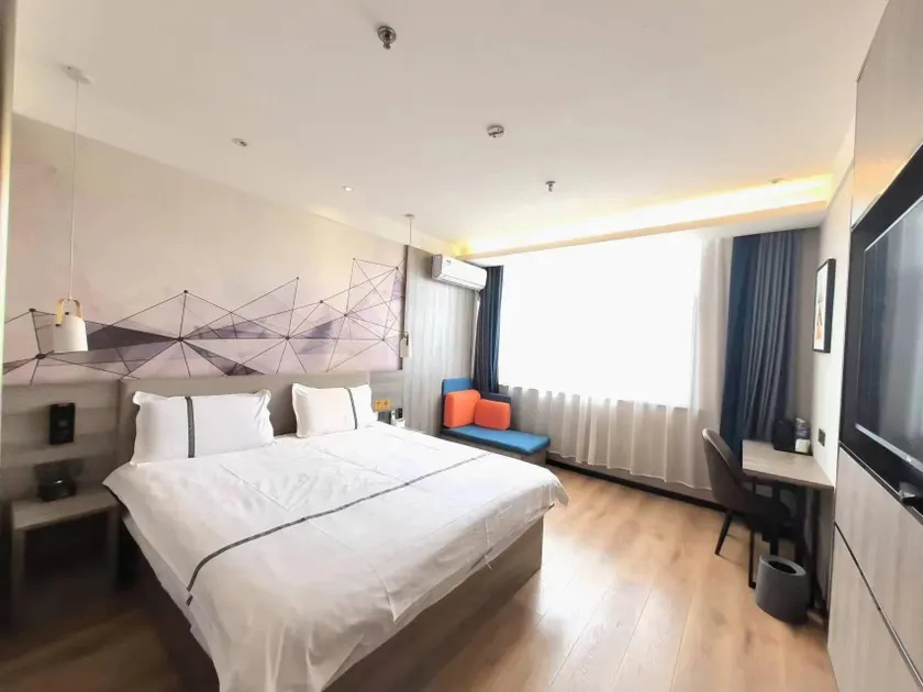 Eaka 365 Chain Hotel (Chengfeng Road Intersection, Zhonghua Street, Jinan New District) - Image 1