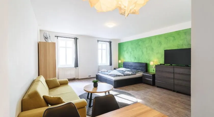 Pilsner Apartments - Image 1