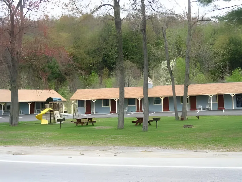Warrensburg Inn & Suites - 6 Mi to Lake George - Image 1
