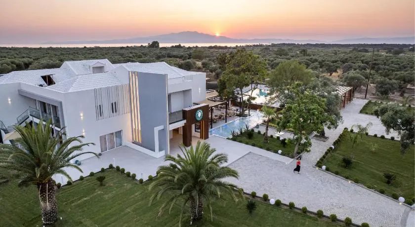 The Mini Resort - Image 1