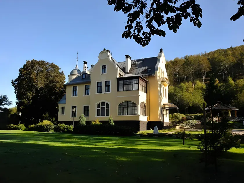 Villa Elise Park Pension - Image 1