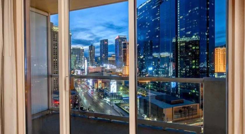 MGM Balcony Strip F1 Race View Luxury Penthouse - Image 1