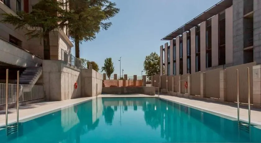 Avenida de San Luis 25, diseño y confort al más puro estilo madrileño - Image 1