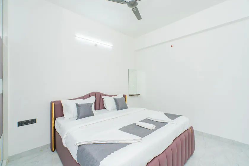 LakshAura Stays - Image 1