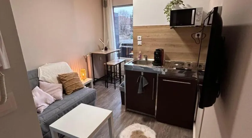 "CHIC" Studio avec balcon - Image 1
