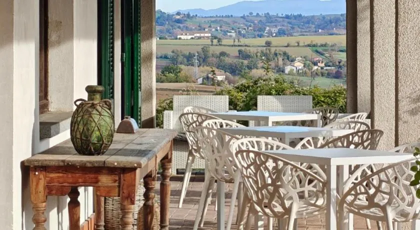 Villa Pona - Image 1