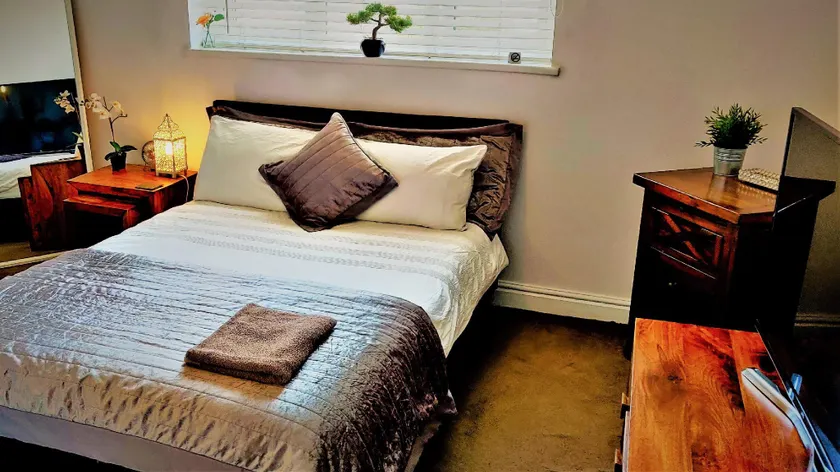 Cosy Bee - Freemantle Solent Lodge - Image 1