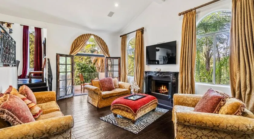 Hillside Retreat Near Universal Studios & Hollywood Sign - Image 1