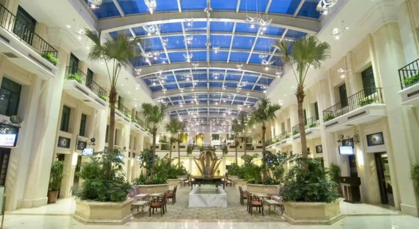 Beijing Jinlong Hotspring Hotel - Image 1