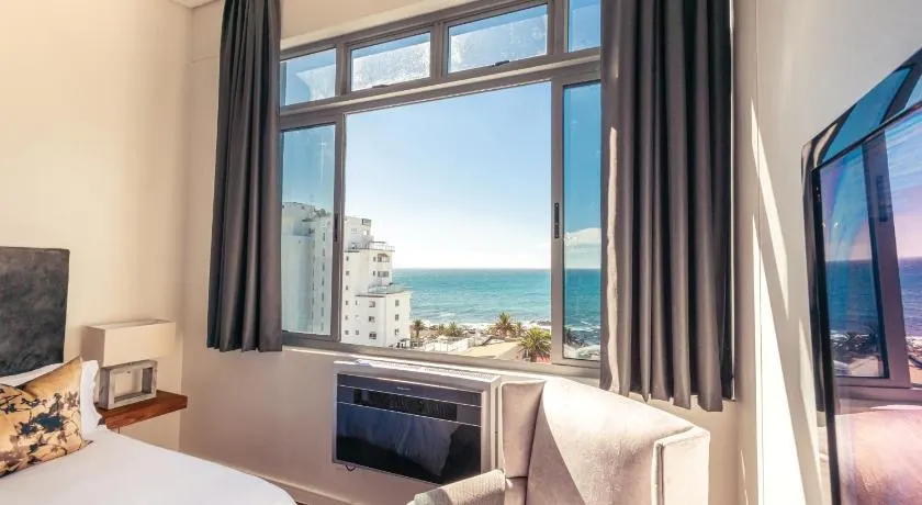 Newkings Boutique Hotel - Image 1