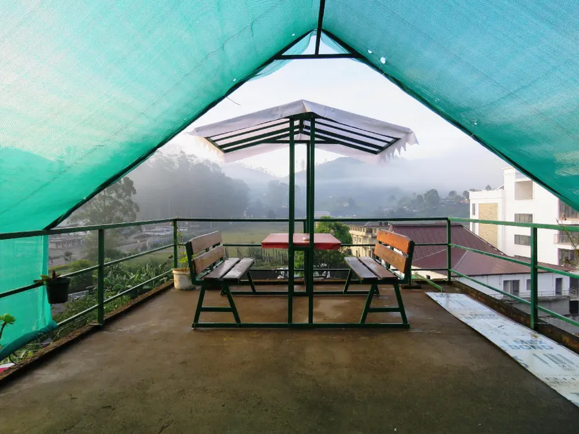 Greenview holiday inn - Image 1