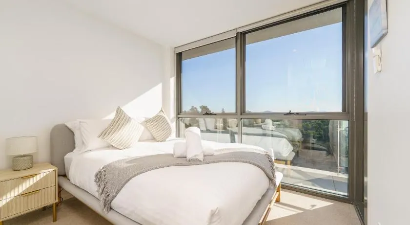 Top-Floor Apartment Near Shops and Aboretum views - Hosted by Canstay - Image 1