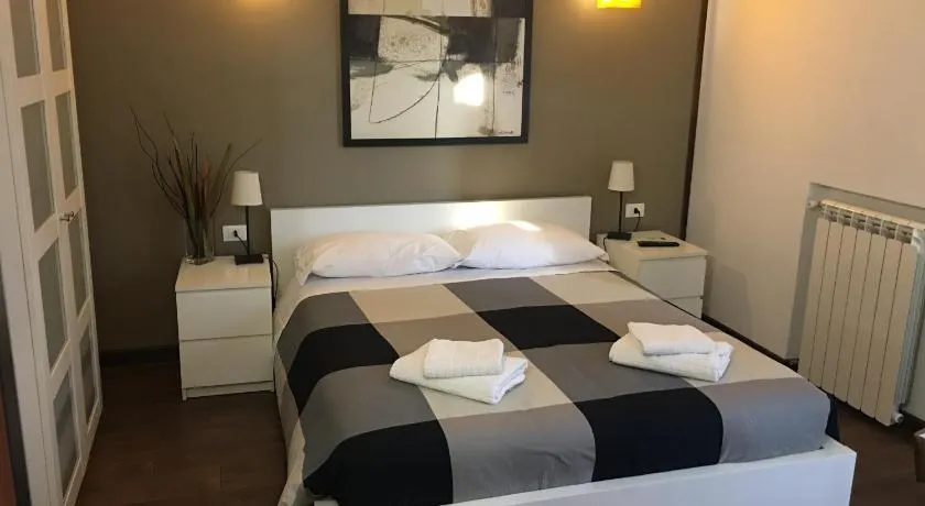 Almi Rooms - Image 1