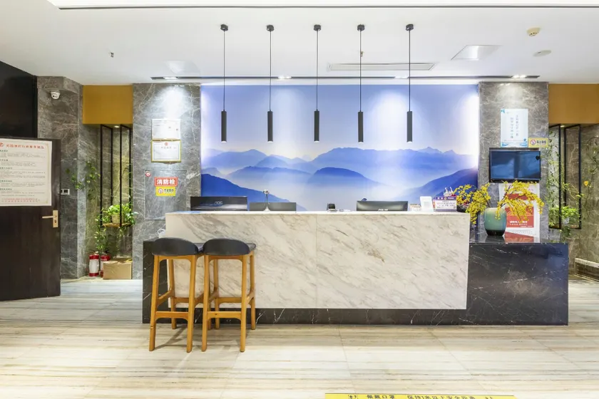 Lijin Hotel (Litchi Culture Plaza Branch) - Image 1