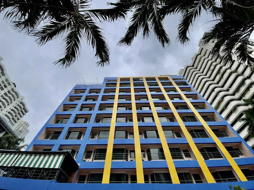 Best Comfort Bangkok Hotel - Image 1