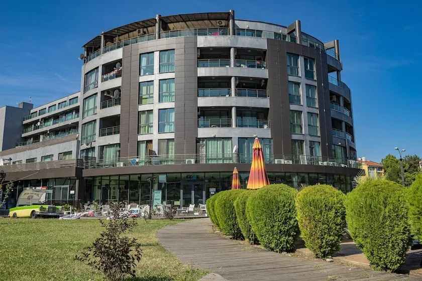 SUNNY BEACH PLAZA Apartments - Image 1