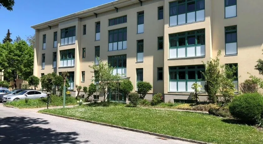 Arbeiterwohnheim Workers Dormitory Graz - Image 1
