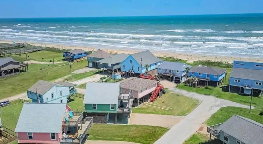 Private beach access -360 Water Views - Upscale home - Second Row - Image 1