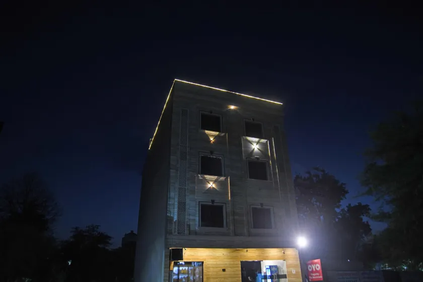 Super Townhouse Hotel O Benchmark - Image 1