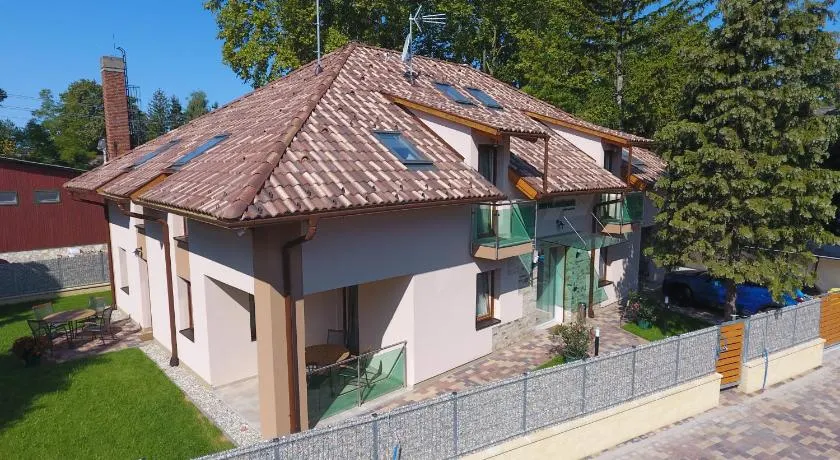 Fenyves Apartmanok - Image 1