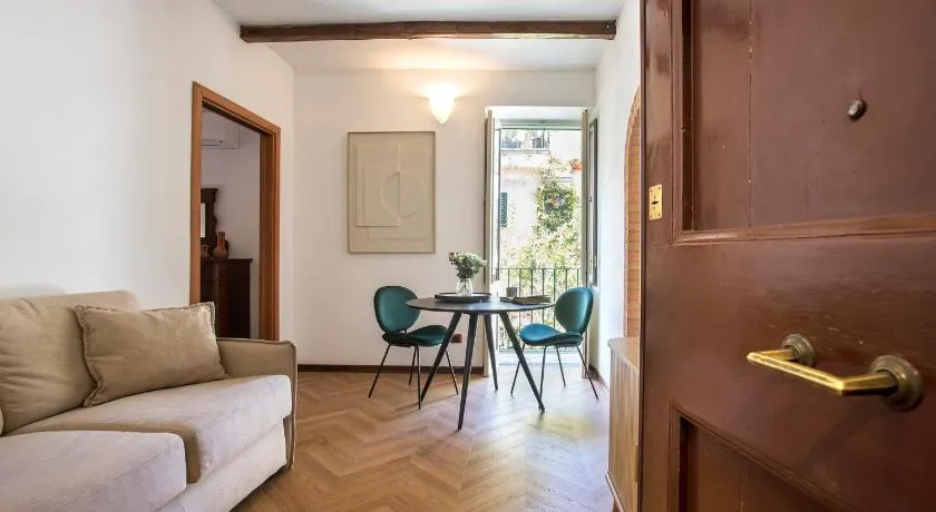 Palline Balcony Apartment - Image 1