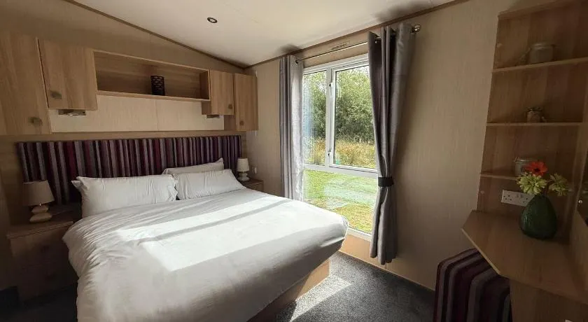 Sunningdale comfy suite - Image 1