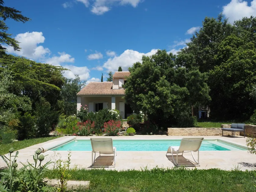 Holiday Home in Villes-sur-Auzon with Pool - Image 1