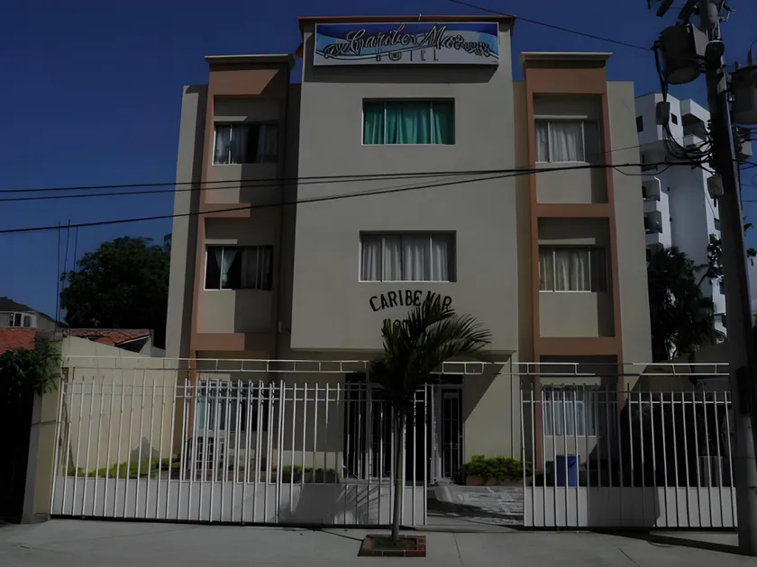 Blanco Mar Hotel - Image 1