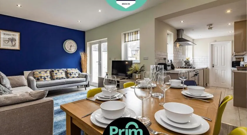 4 Bed Terraced House in Beeston with Convenient City Centre Access - Image 1