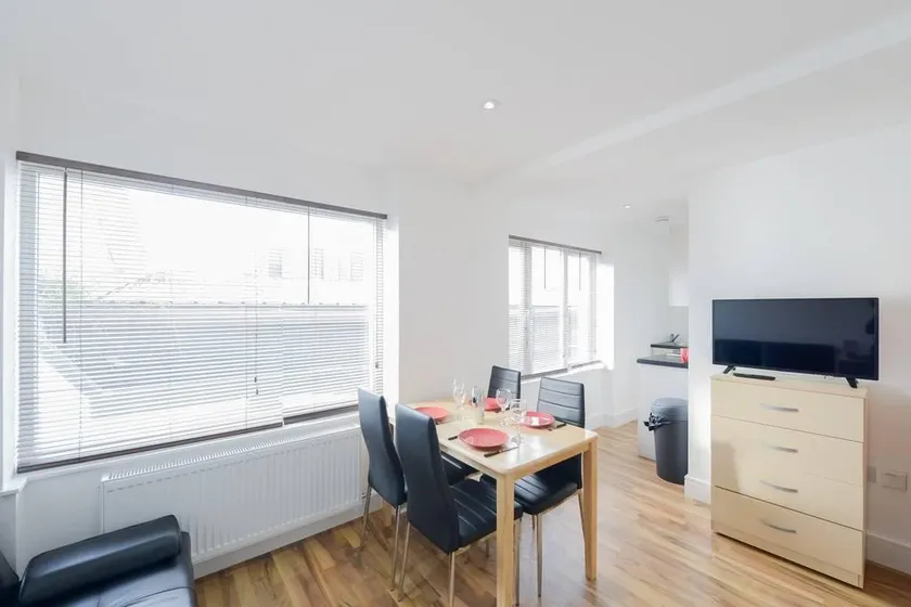 apartment 10c - Image 1
