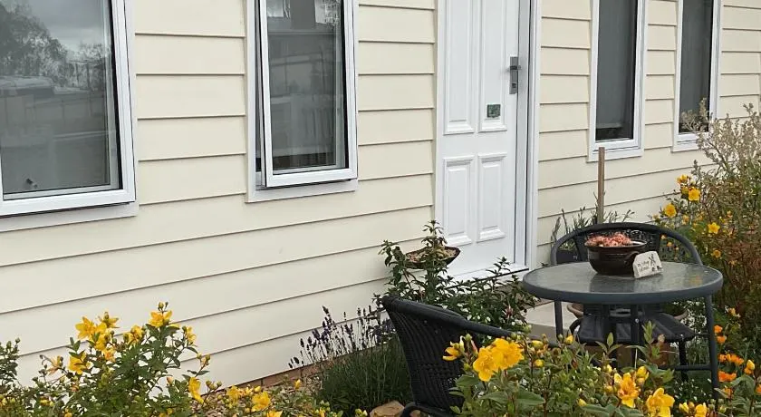 D"s cottage - Self contained guest suite - Image 1