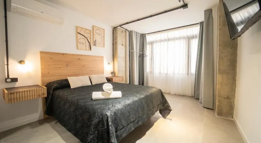H&H Suite Oasis Granada - Image 1