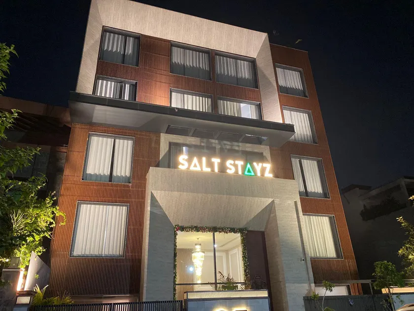 Saltstayz Premier - Cyber Hub - Image 1