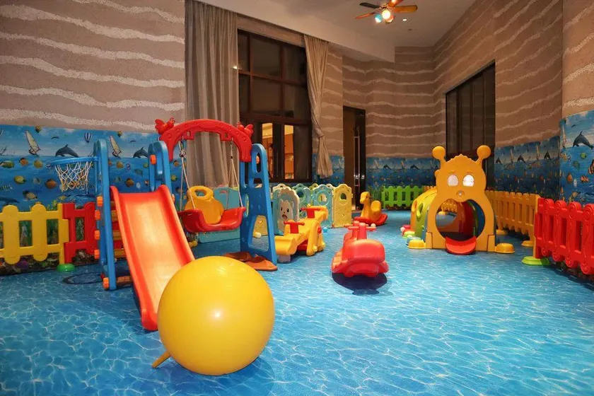Yihai blue sky apartment (Lingshui Coral Sea store) - Image 1