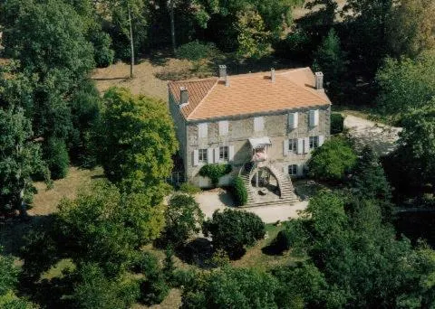 Manoir Angle - Image 1