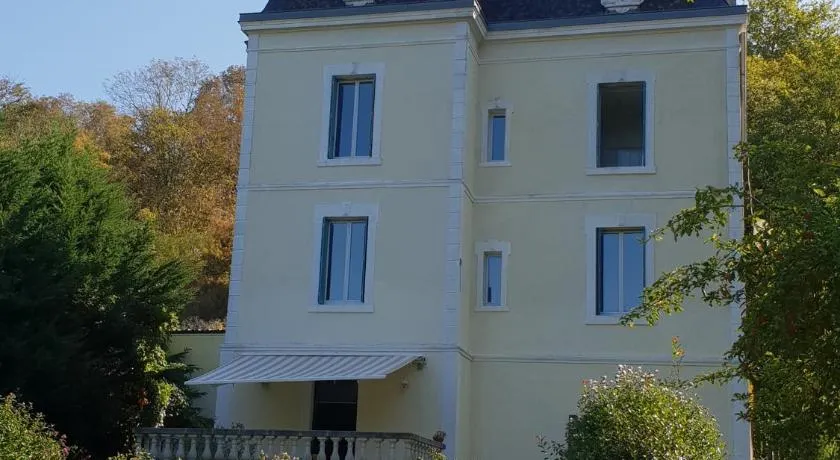 LA Combe - Image 1