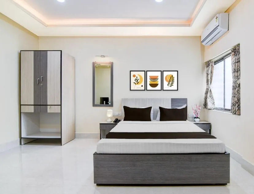Townhouse Oak Howrah Junction Kolkata - Image 1