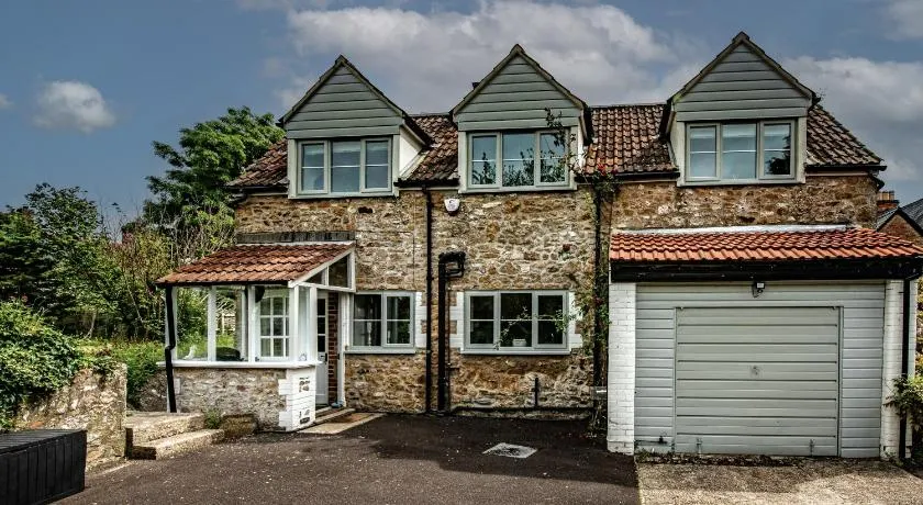 Stable Cottage - Image 1