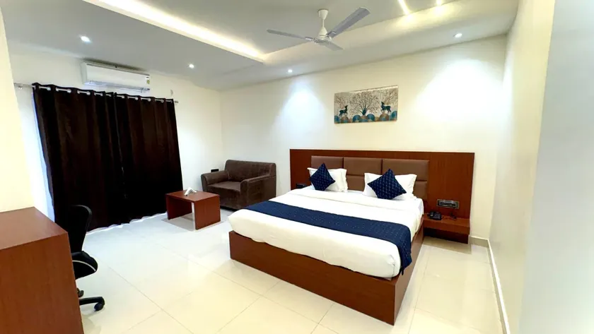 Hotel Parv Vilas - Image 1