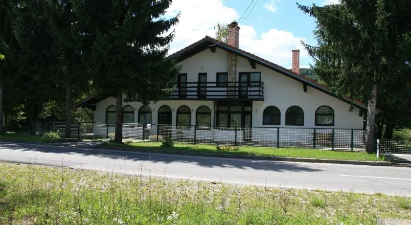 Apartment Licka Vodenica - Image 1