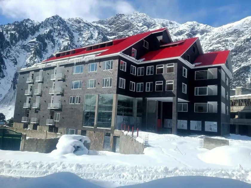 Naran Creek Hotel - Image 1