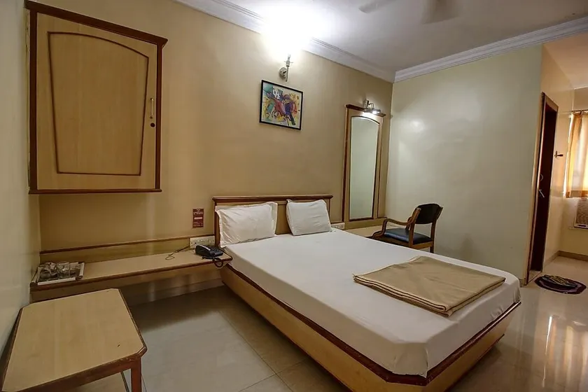 Hotel Jay International - Image 1